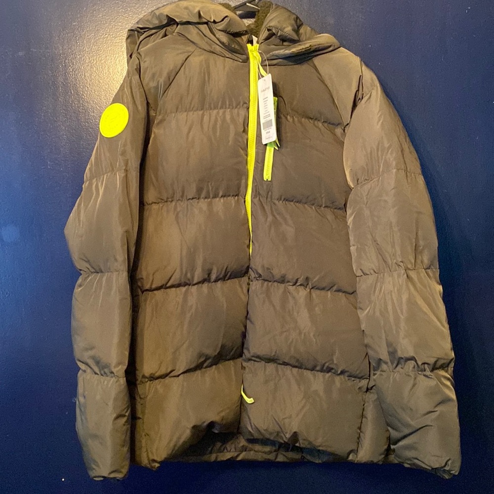 Brand New Fabletics Maia Puffer Jacket size XL military green